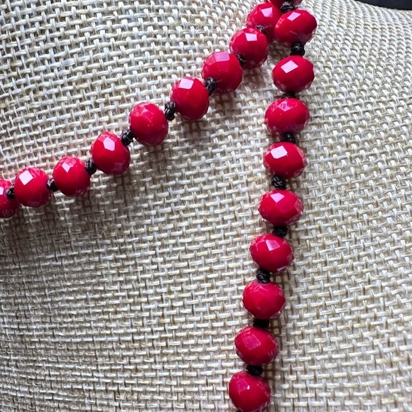 Women’s Necklace Glass Beads Red Faceted Hand Knotted Over The Head 4145 Y - Picture 6 of 9